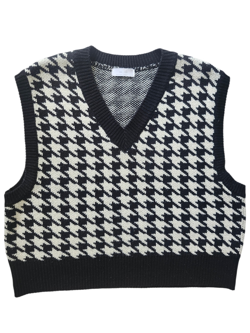 Oak + Fort Houndstooth Sweater Vest | Preppy Academia Knit Top